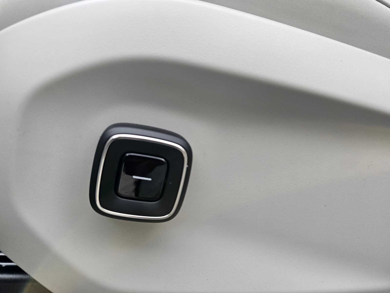 2025 Volvo EX90 Ultra