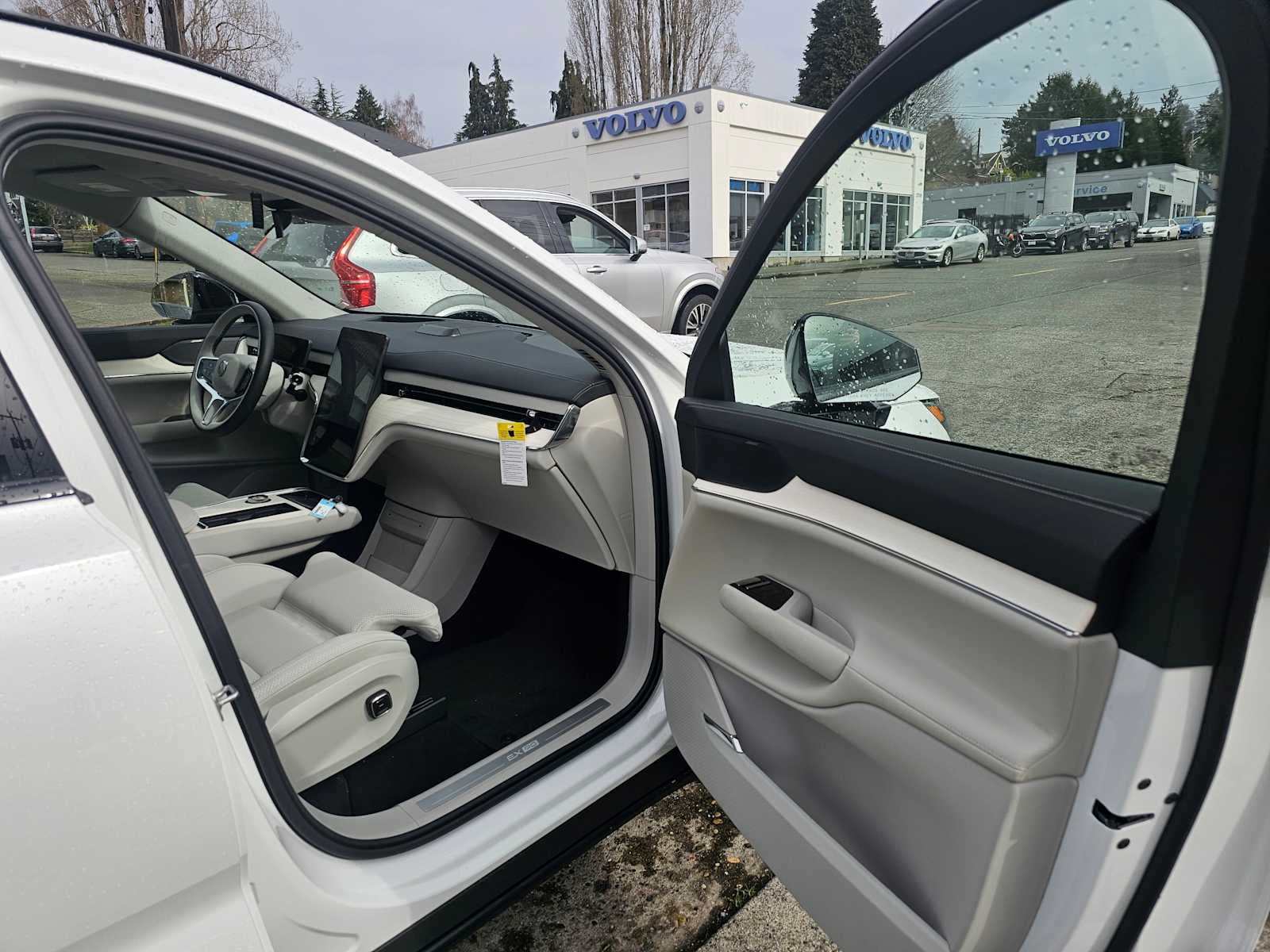 2025 Volvo EX90 Ultra