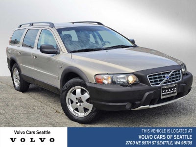 2004 Volvo V70 Base
