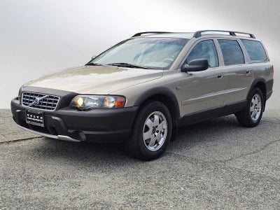2004 Volvo V70 Base