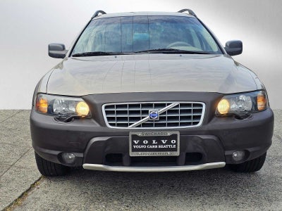 2004 Volvo V70 Base