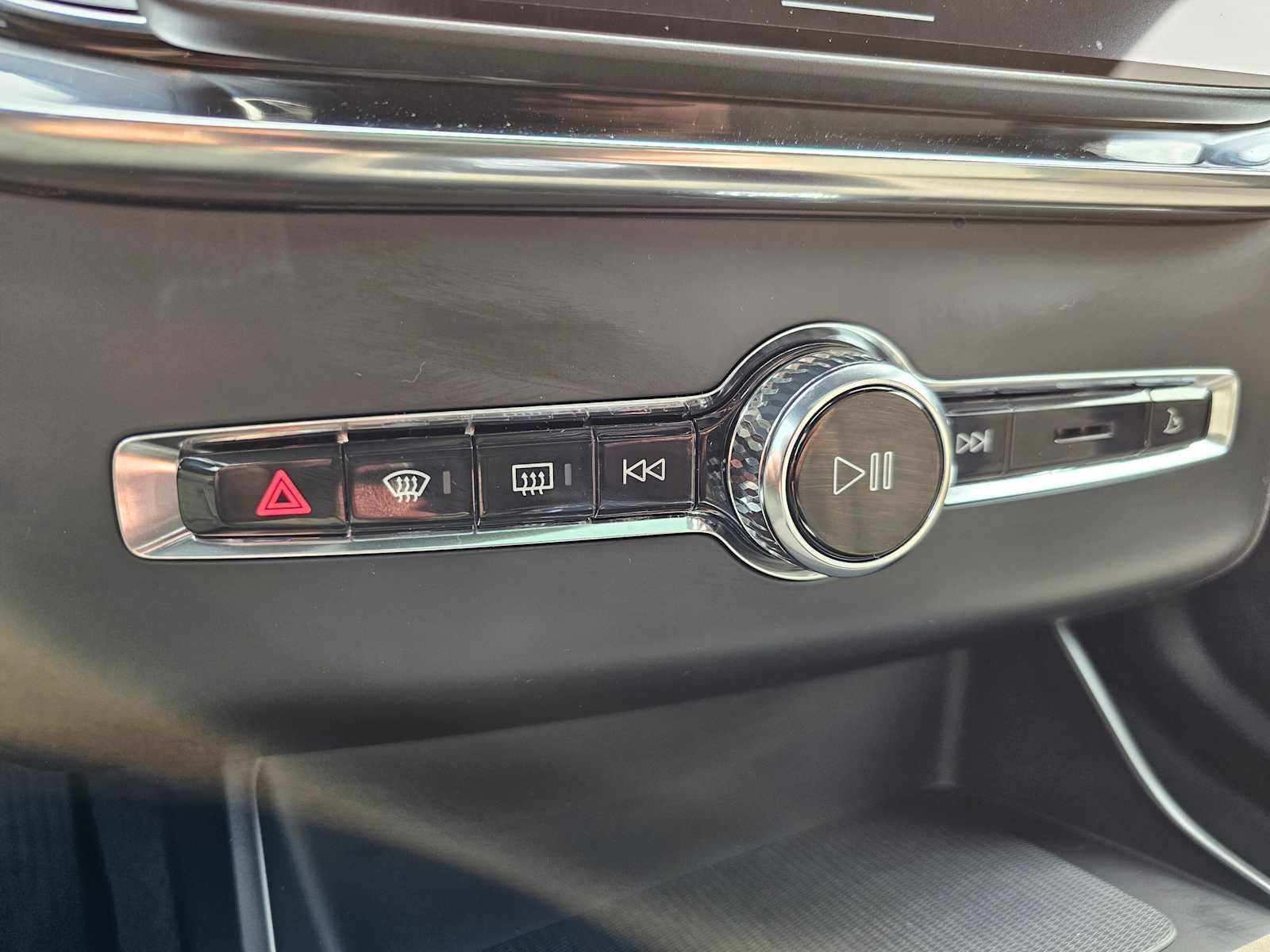 2026 Volvo XC90 Plus