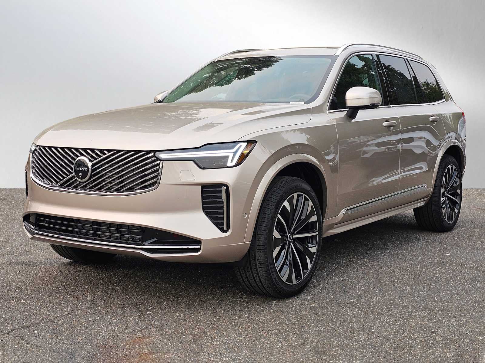 2026 Volvo XC90 Plus
