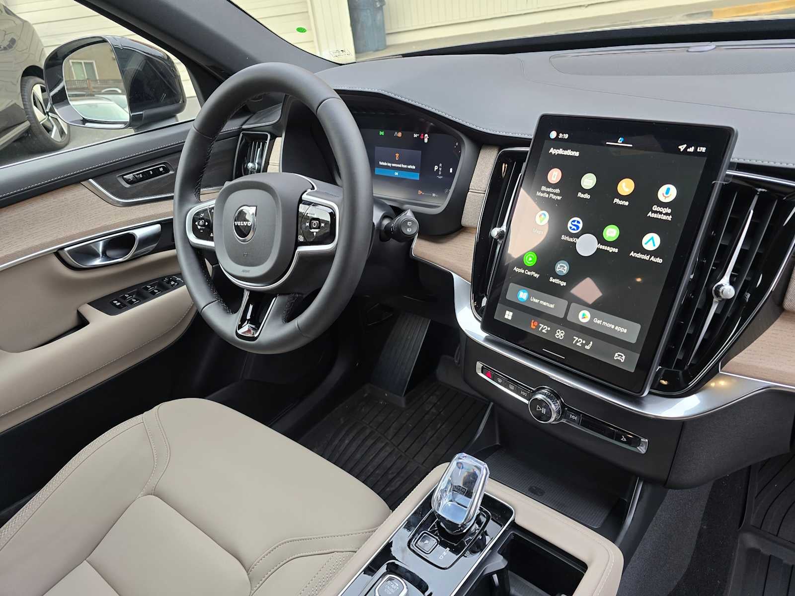 2026 Volvo XC90 Plus