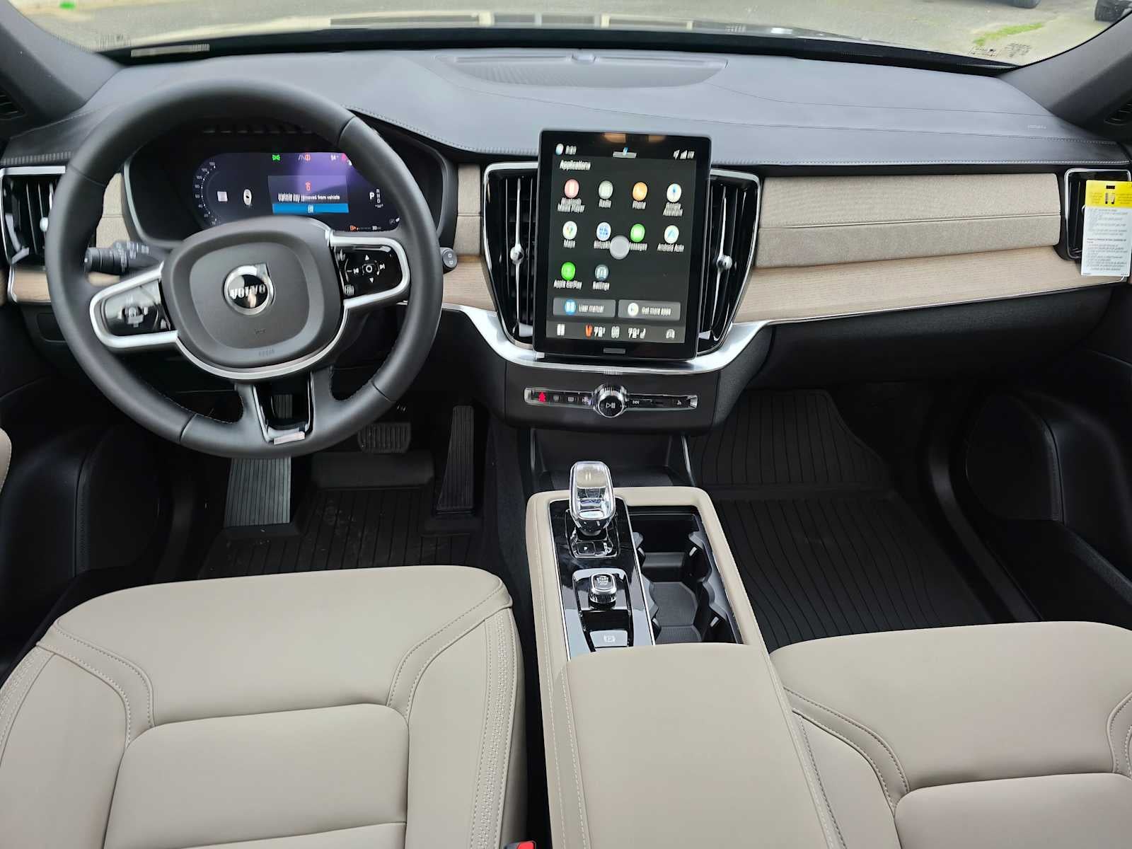 2026 Volvo XC90 Plus