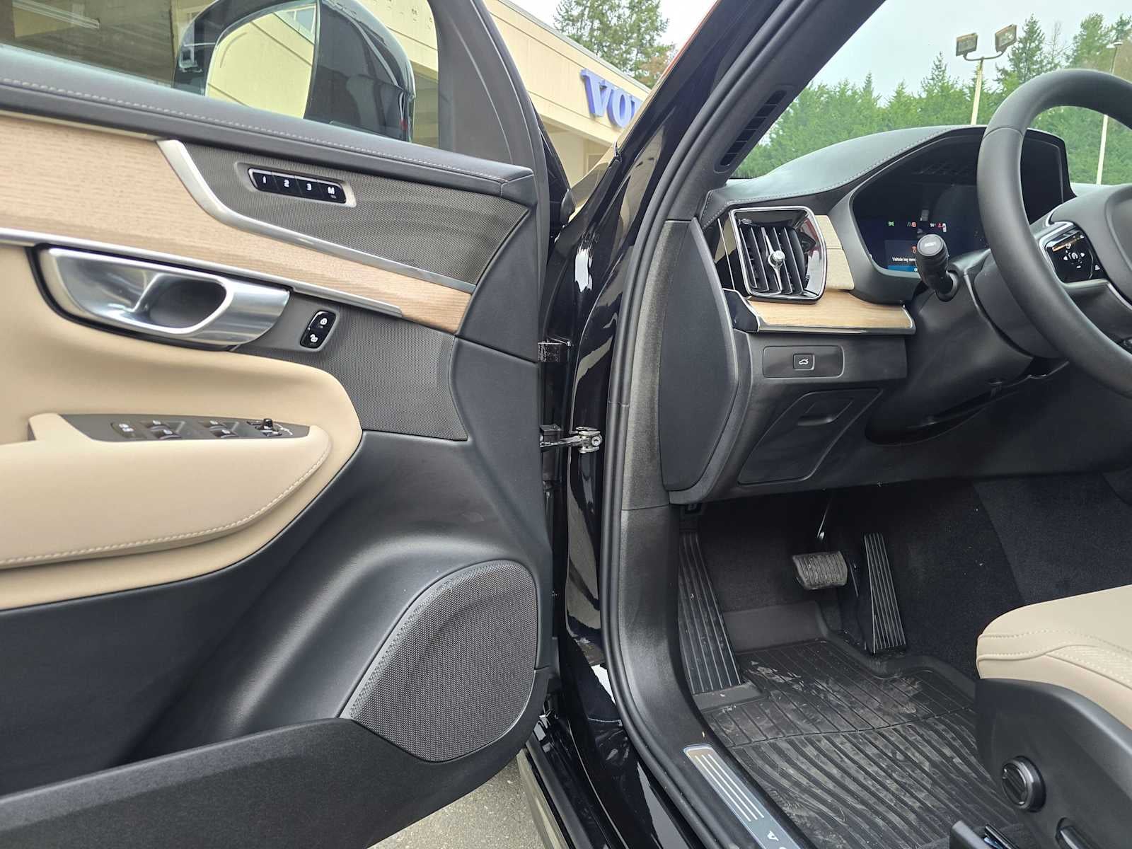2026 Volvo XC90 Plus