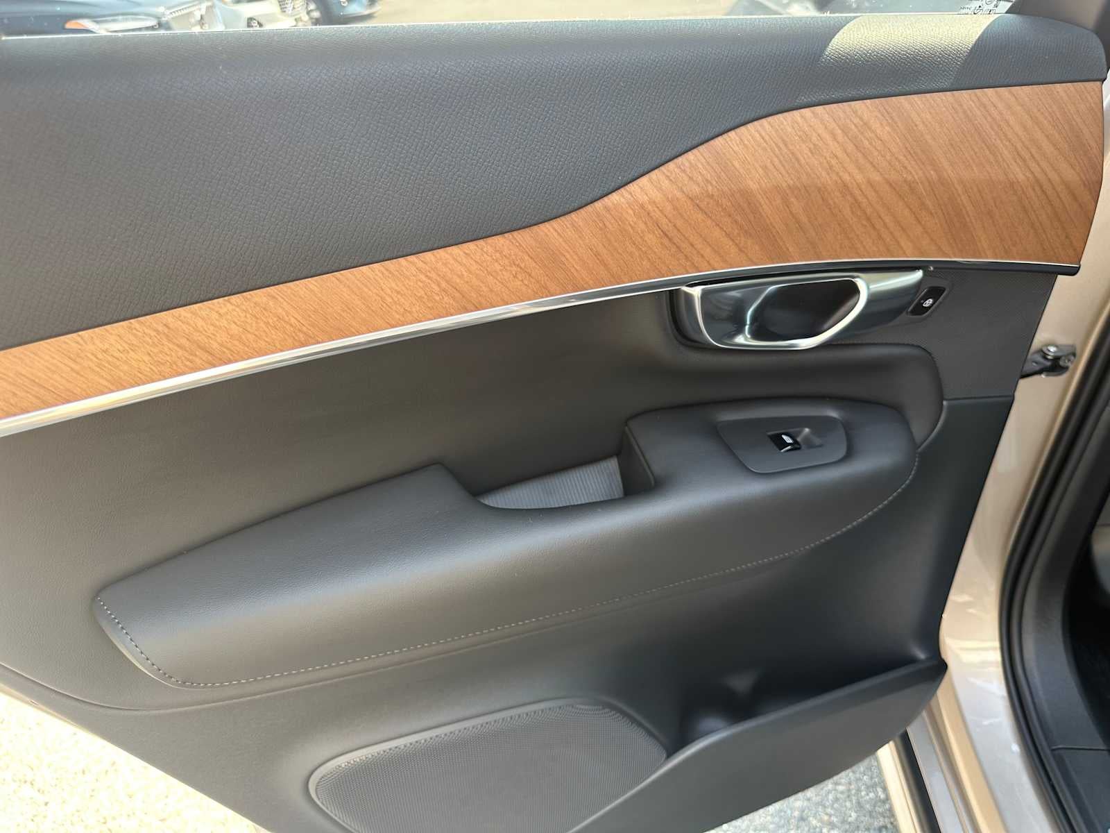 2025 Volvo XC90 Plus