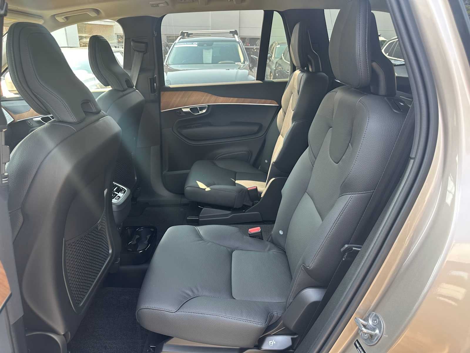 2025 Volvo XC90 Plus