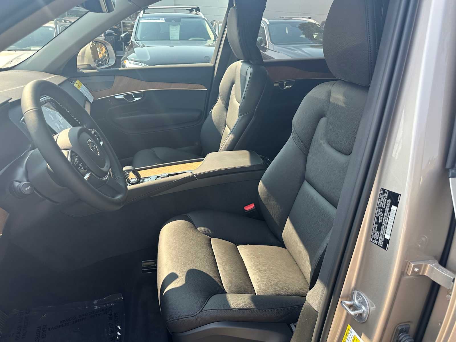 2025 Volvo XC90 Plus