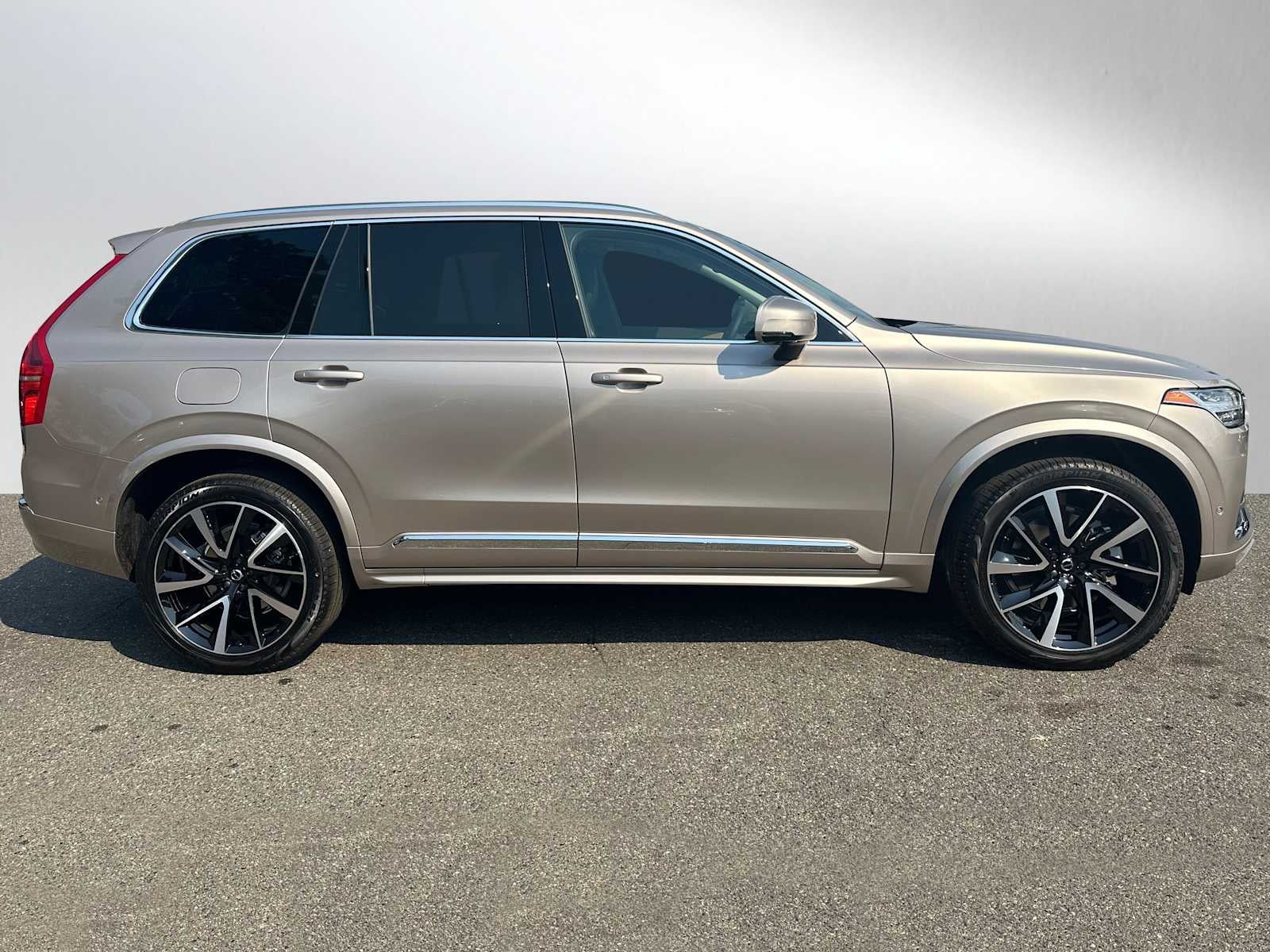 2025 Volvo XC90 Plus