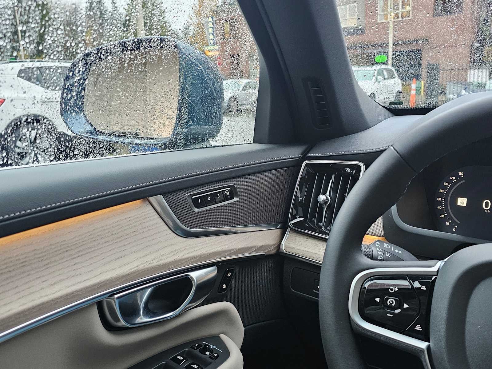 2026 Volvo XC90 Plus