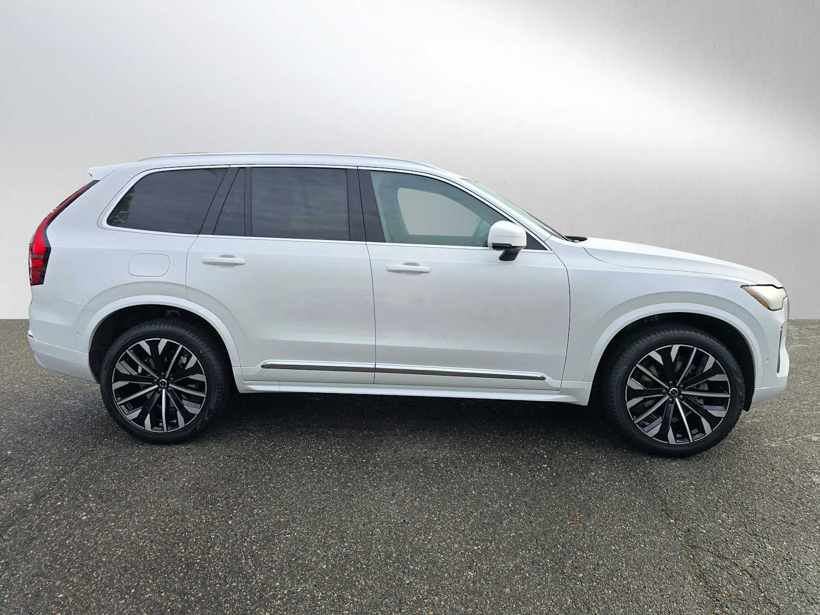 2026 Volvo XC90 Plus