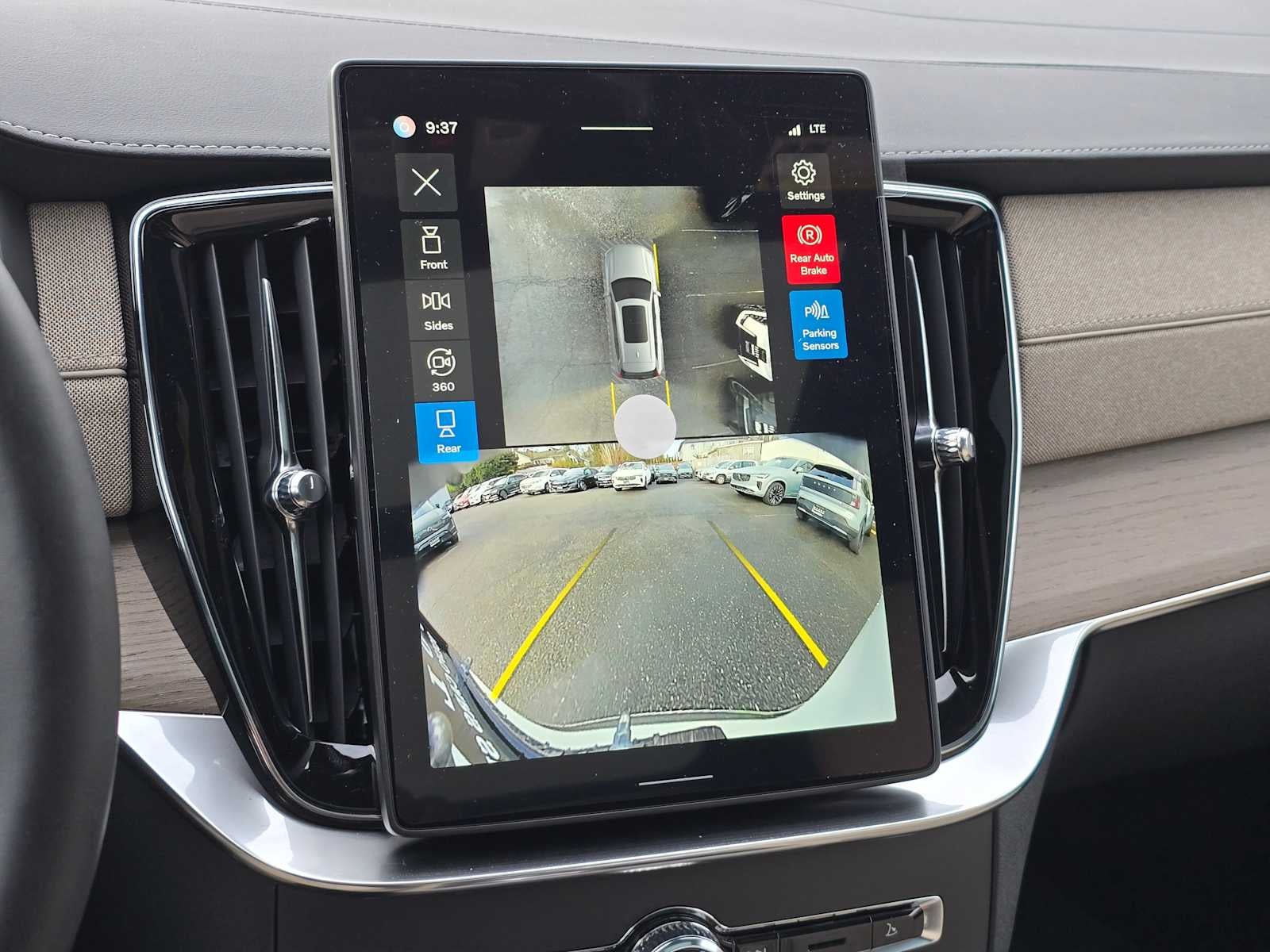 2026 Volvo XC90 Plus