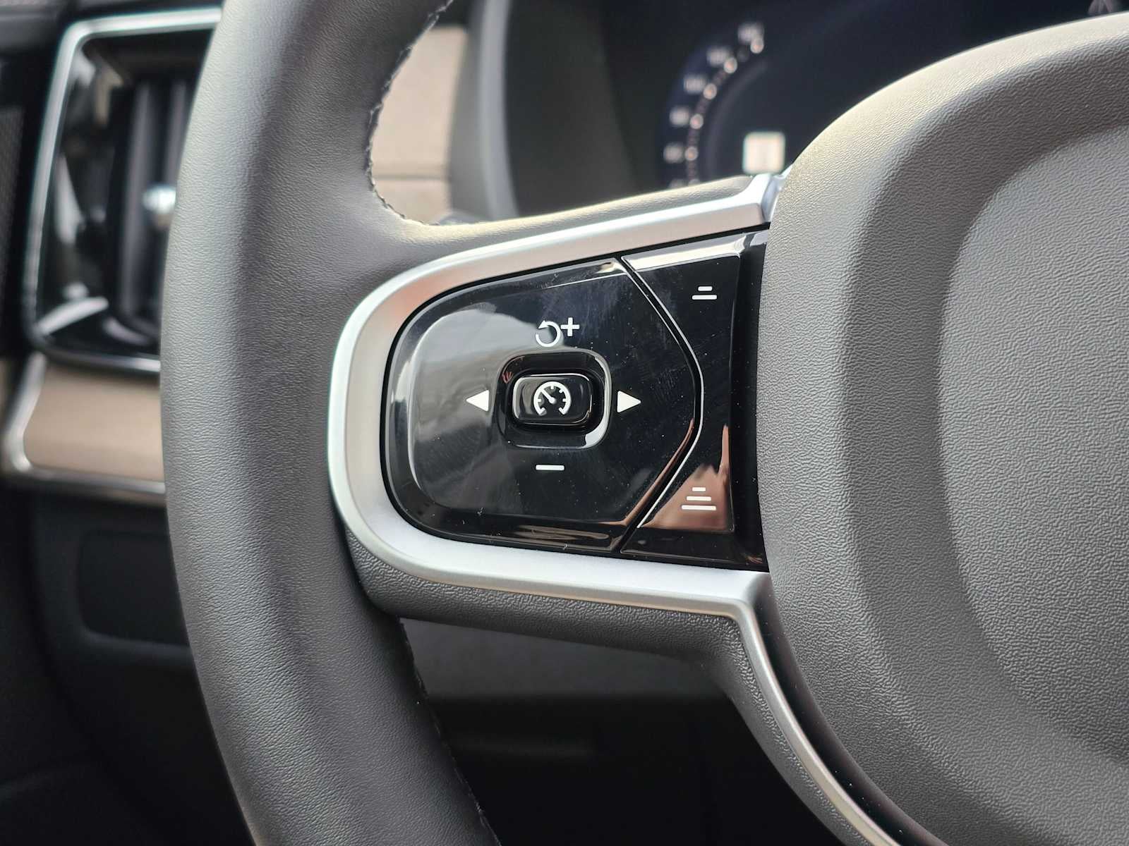 2026 Volvo XC90 Plus