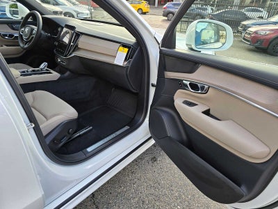 2026 Volvo XC90 Plus