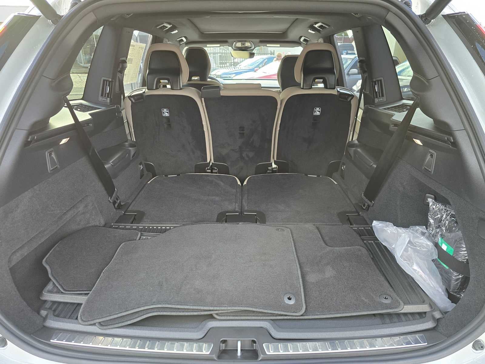 2026 Volvo XC90 Plus