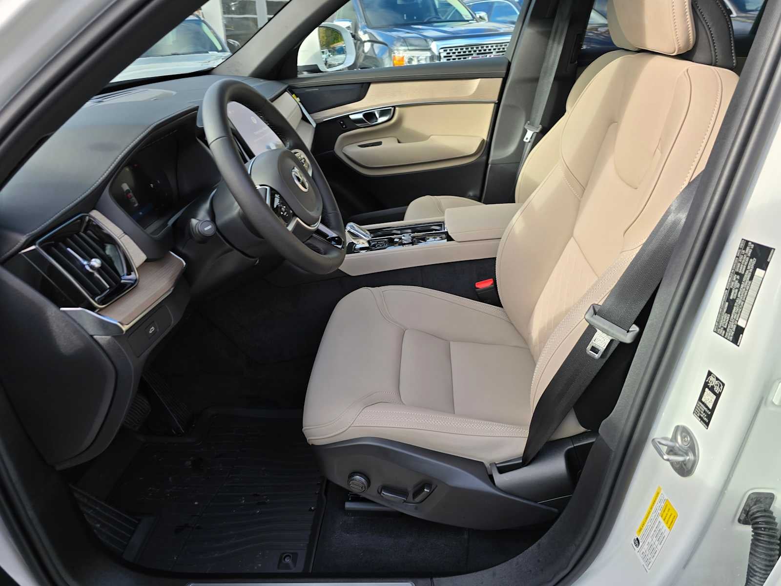2026 Volvo XC90 Plus