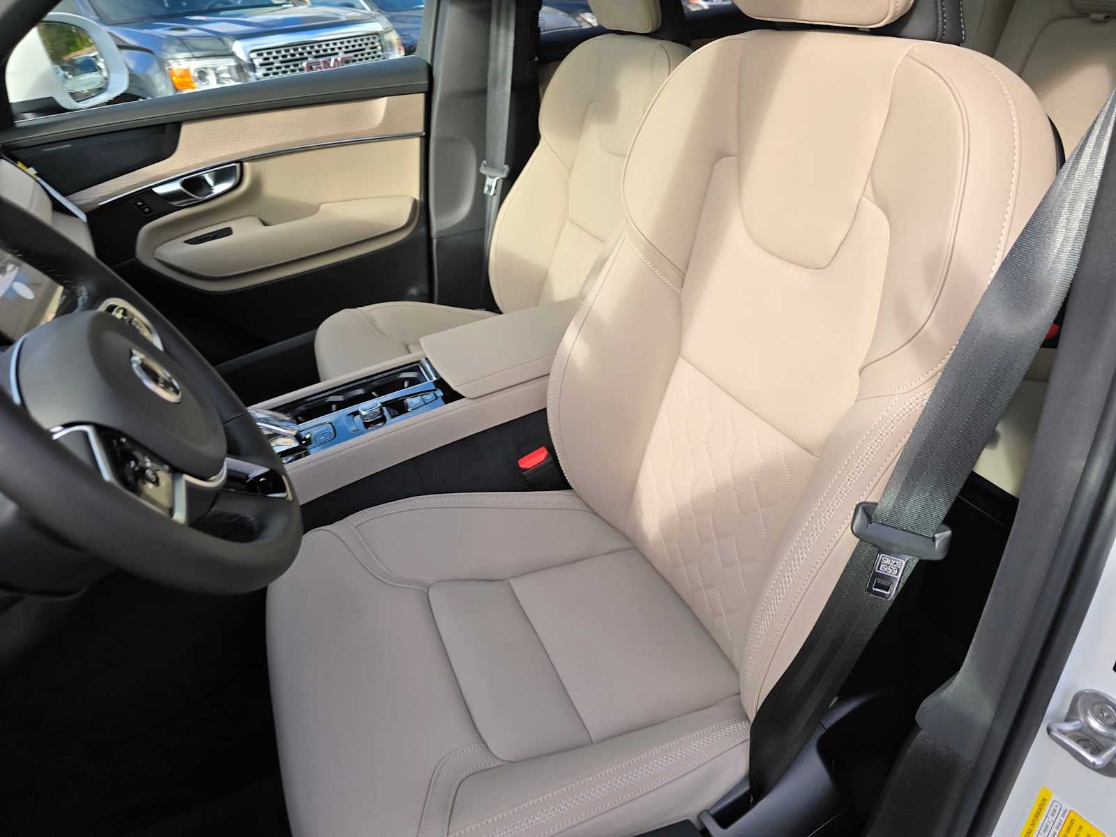 2026 Volvo XC90 Plus