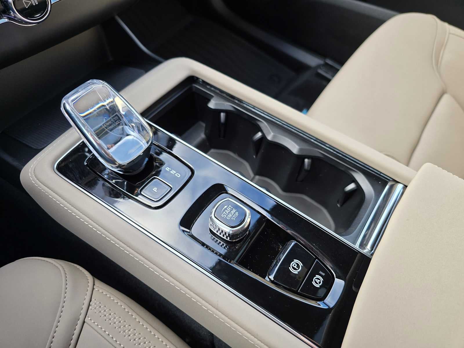 2026 Volvo XC90 Plus