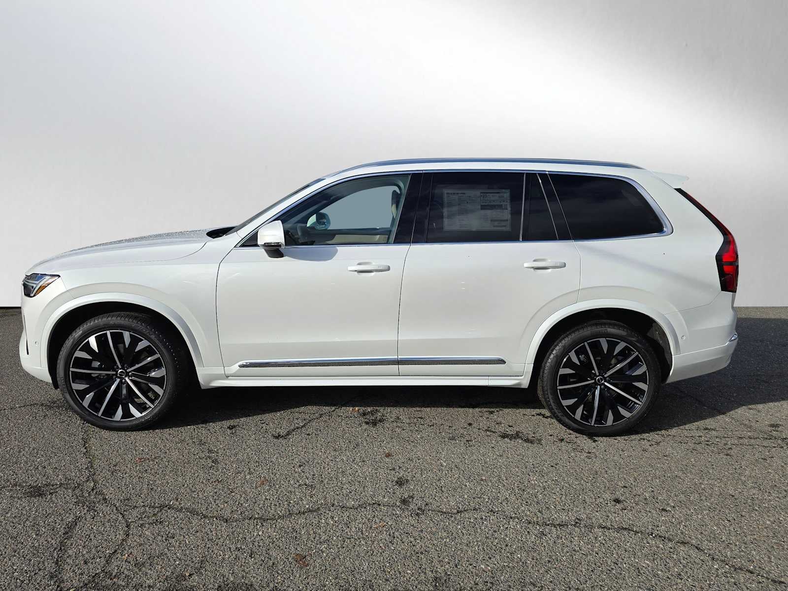 2026 Volvo XC90 Plus