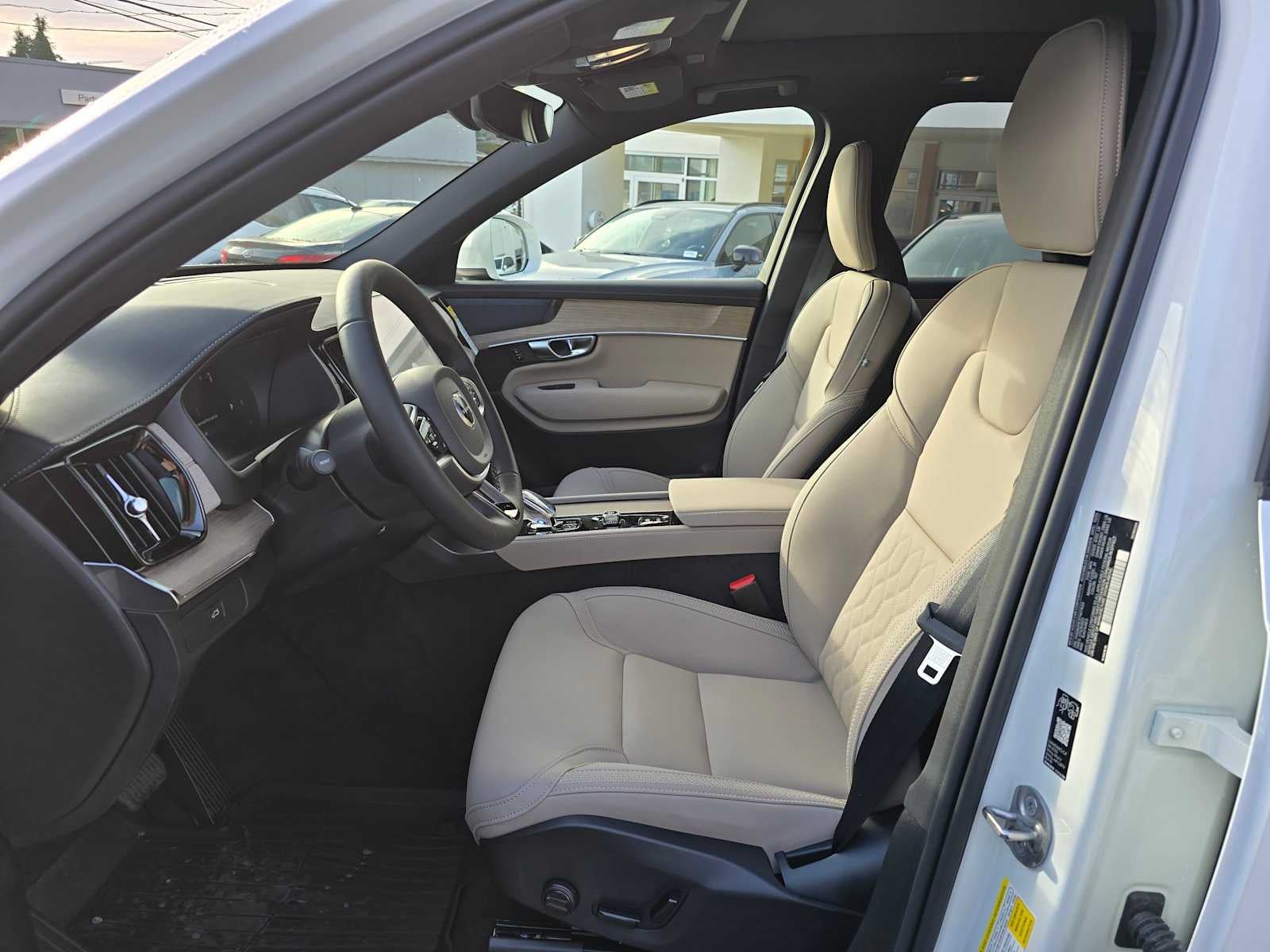 2026 Volvo XC90 Plus
