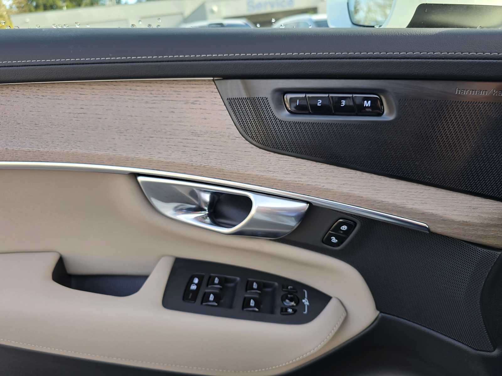 2026 Volvo XC90 Plus