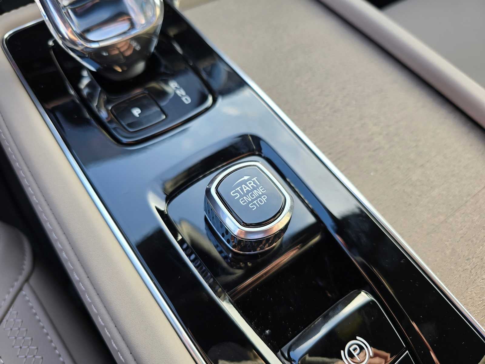 2026 Volvo XC90 Plus