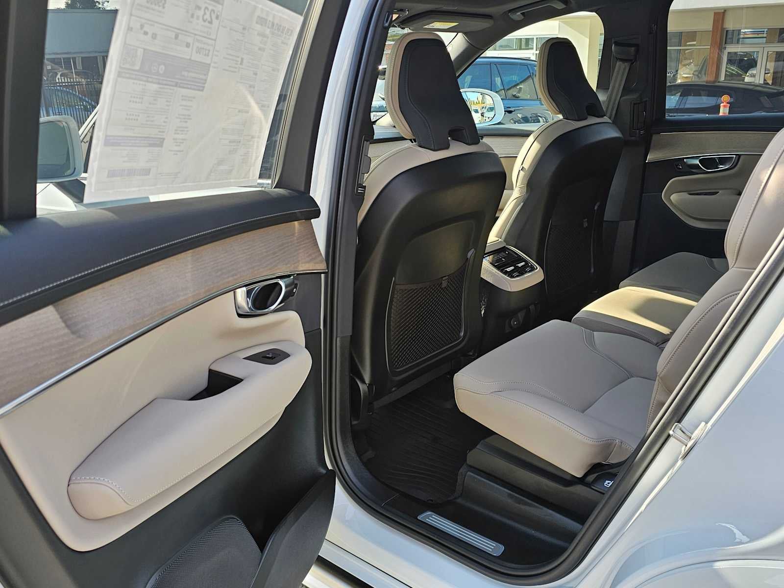 2026 Volvo XC90 Plus