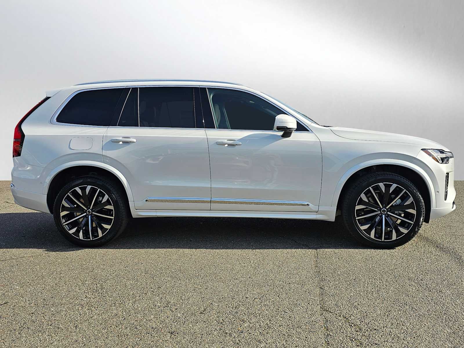 2026 Volvo XC90 Plus