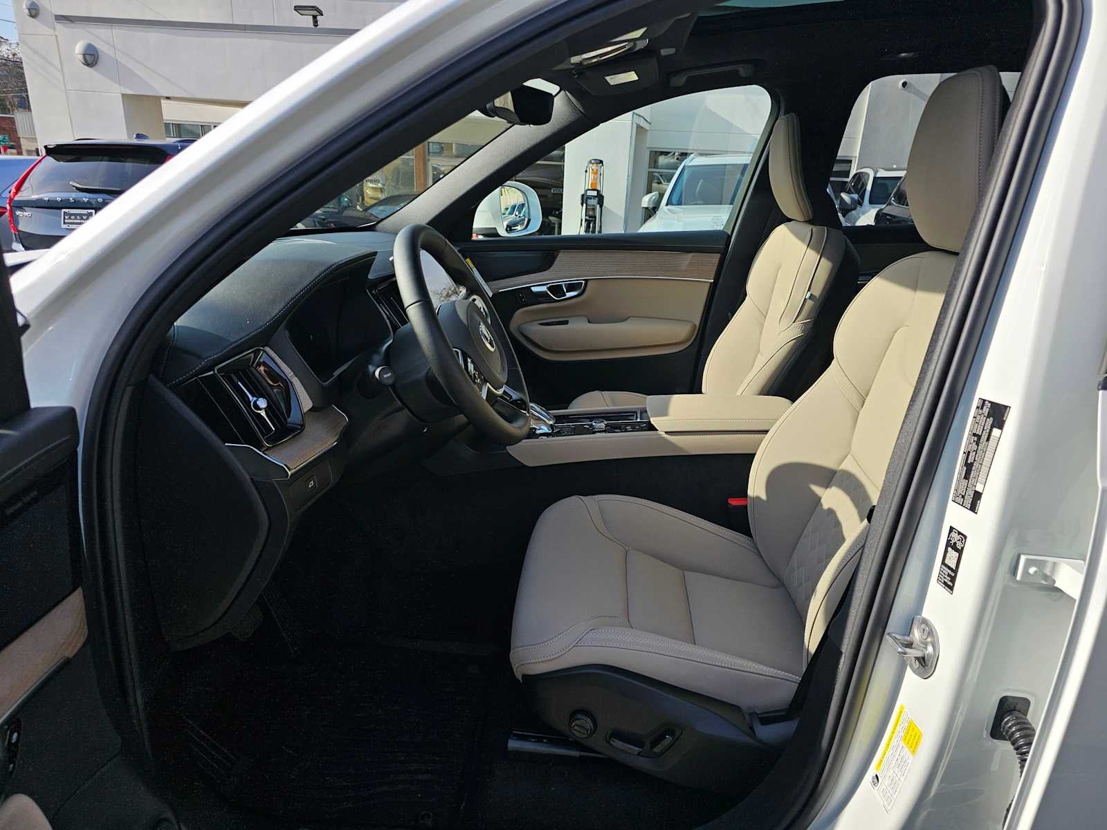 2026 Volvo XC90 Plus