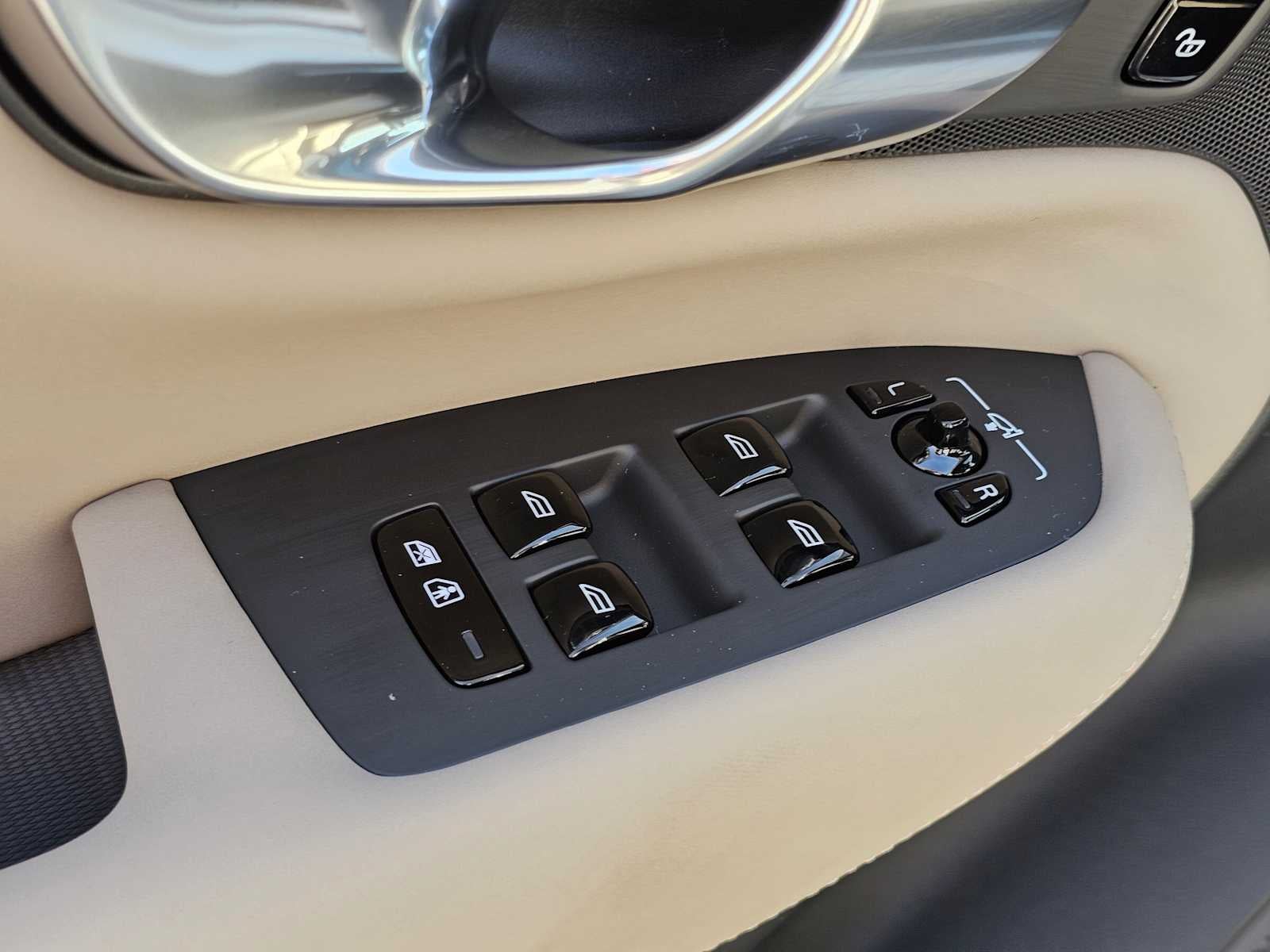 2026 Volvo XC90 Plus