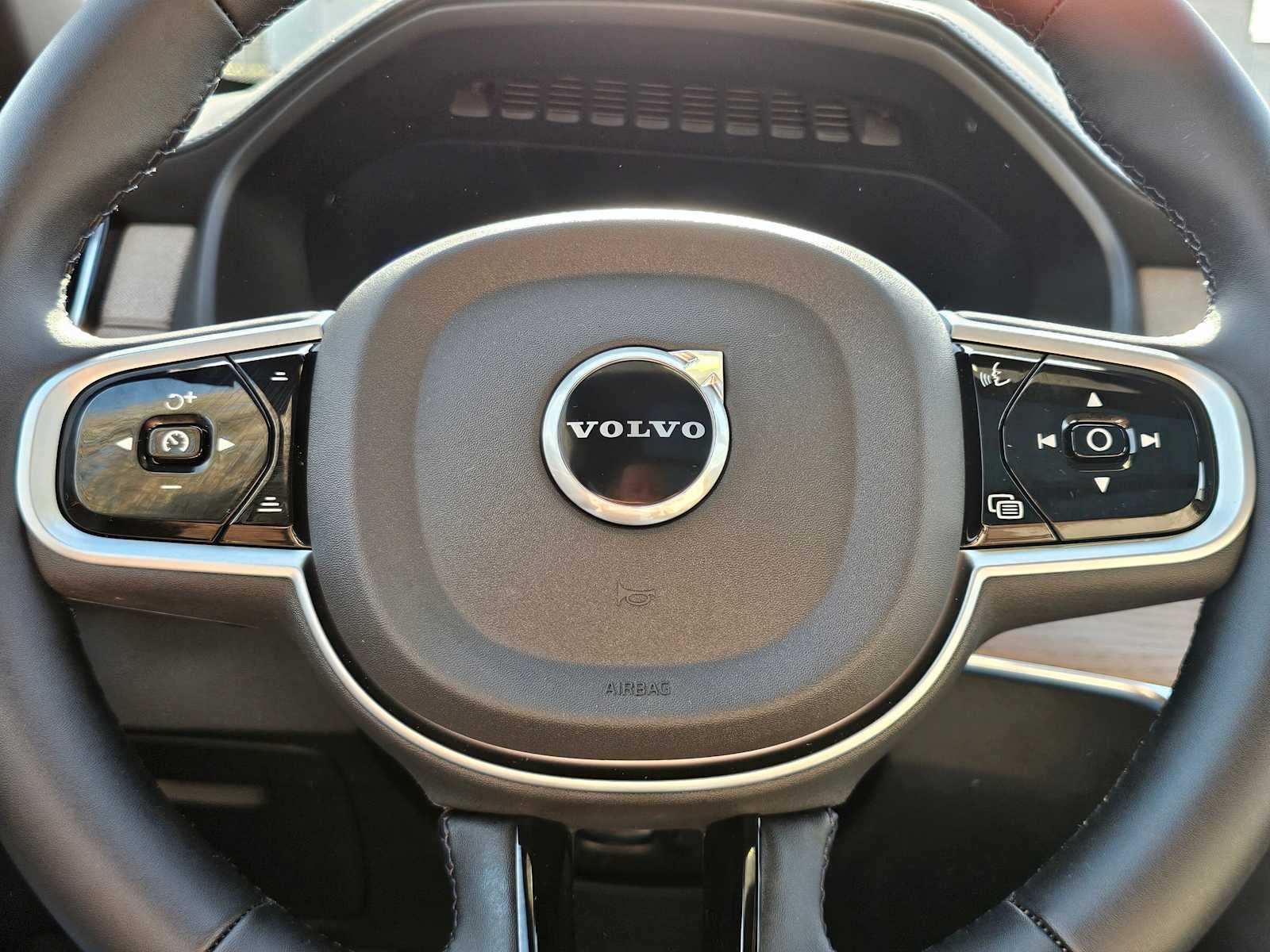 2026 Volvo XC90 Plus