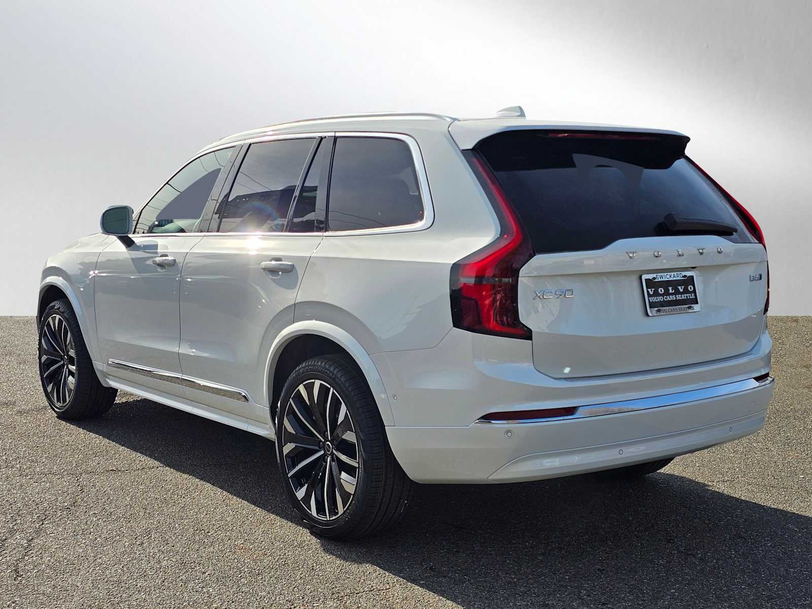 2026 Volvo XC90 Plus