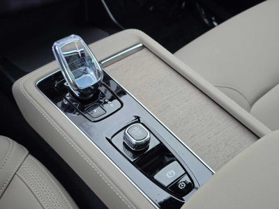 2026 Volvo XC90 Plus