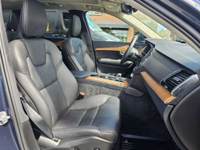 2024 Volvo XC90 Plus Bright Theme