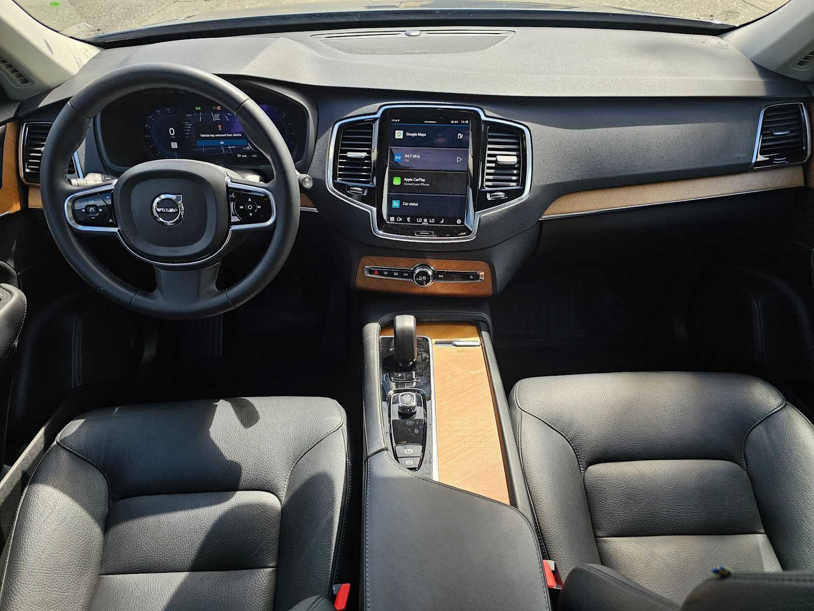 2024 Volvo XC90 Plus Bright Theme