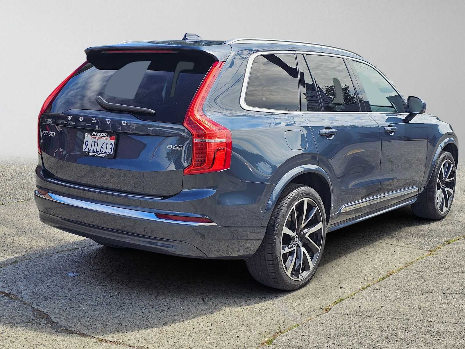2024 Volvo XC90 Plus Bright Theme