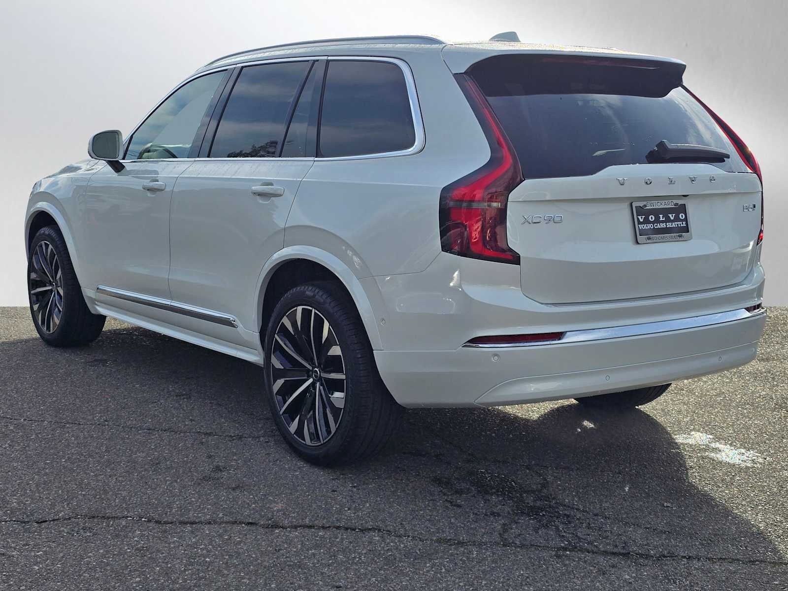 2026 Volvo XC90 Plus