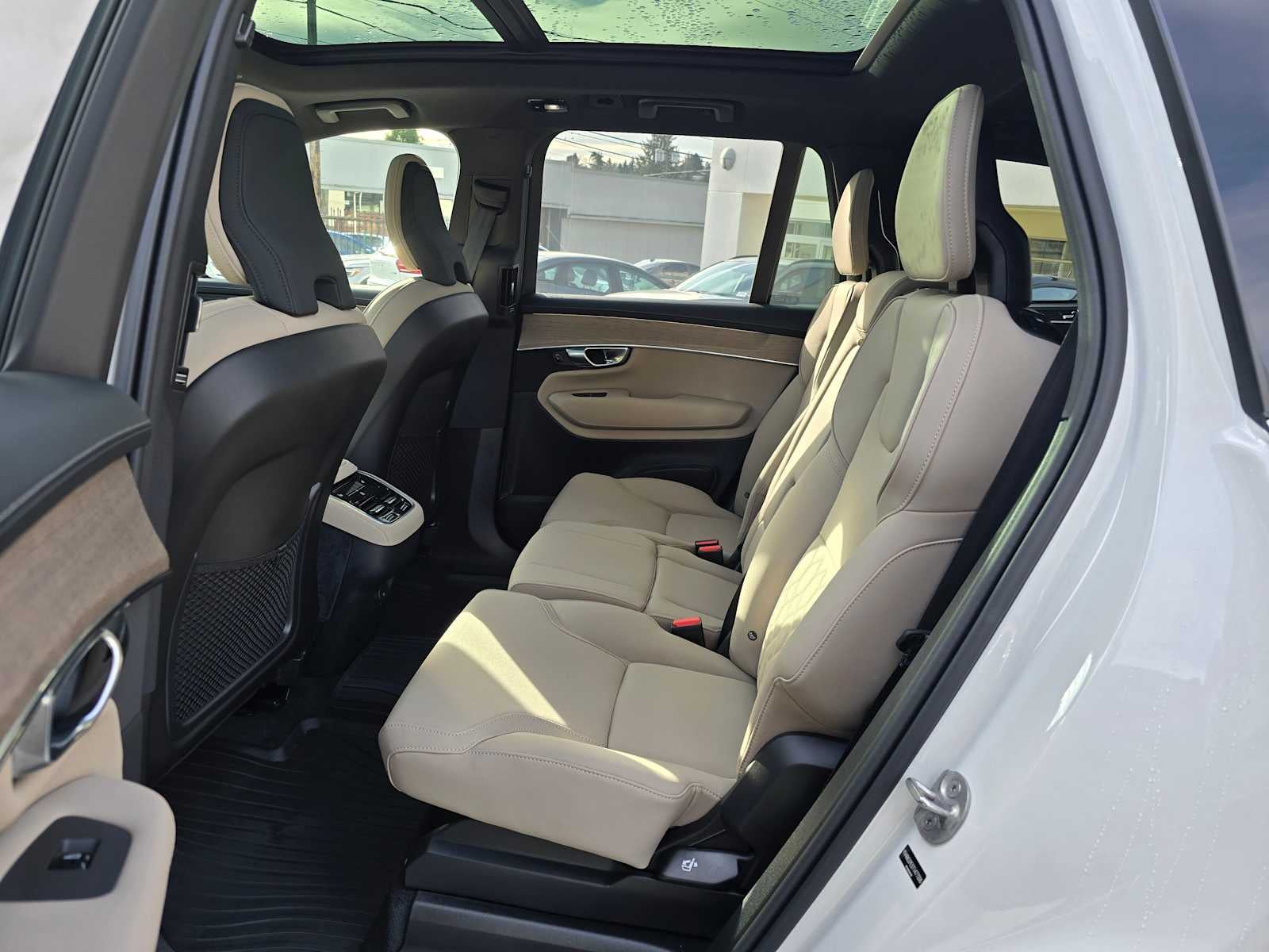 2026 Volvo XC90 Plus