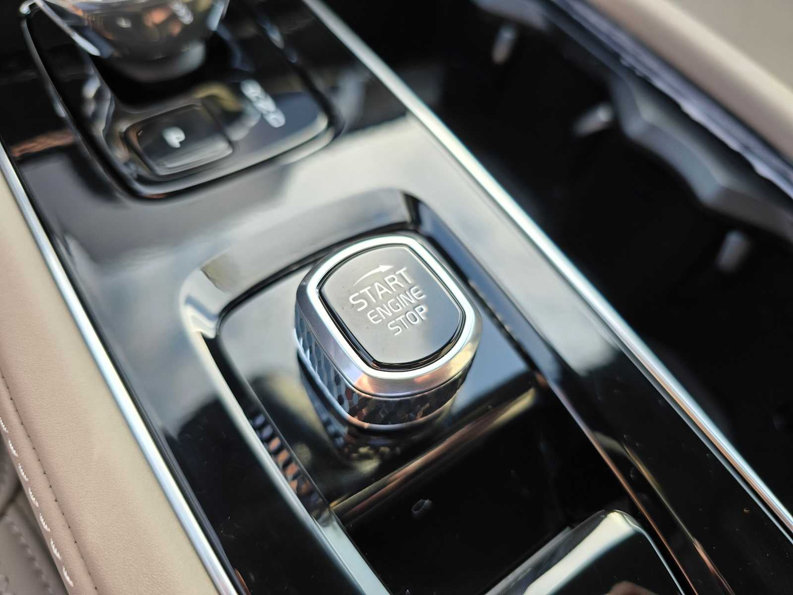 2026 Volvo XC90 Plus