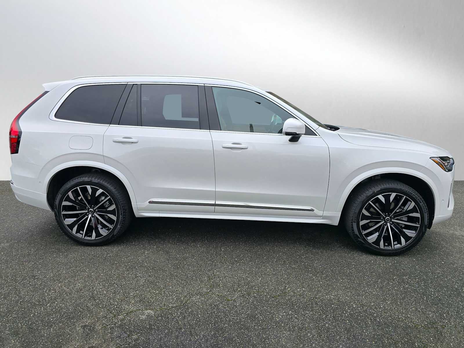 2026 Volvo XC90 Plus