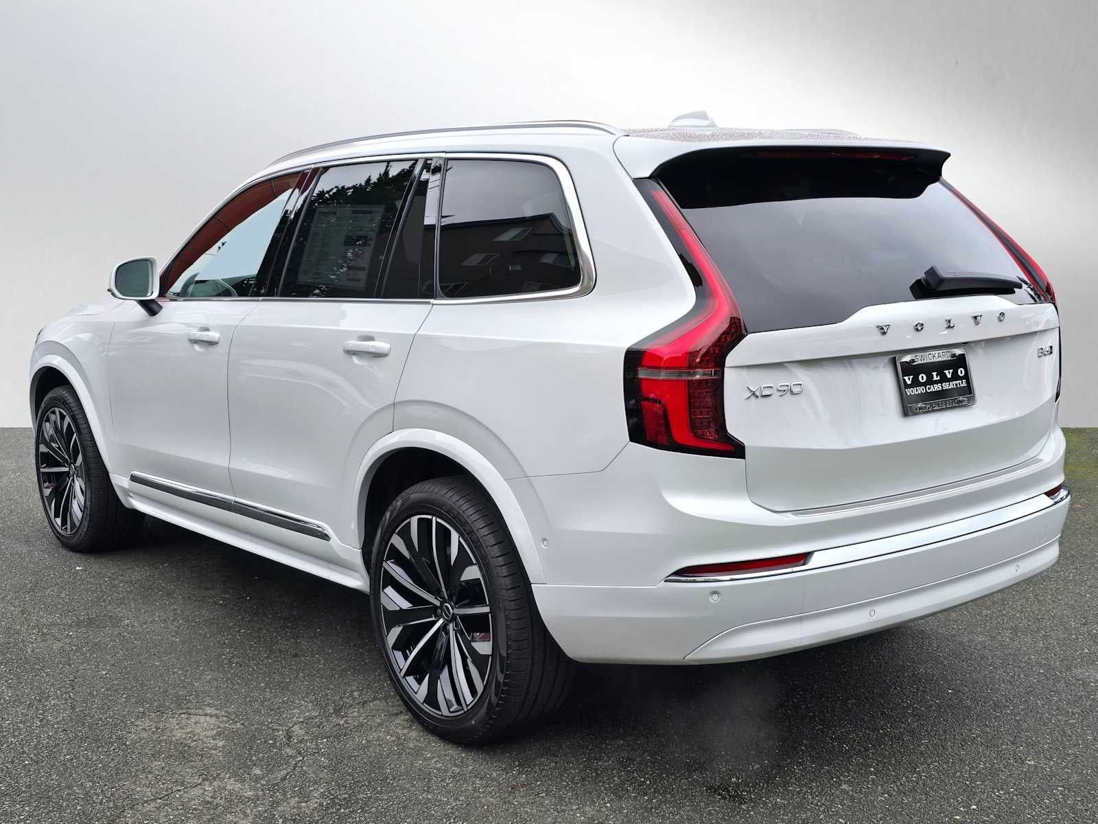 2026 Volvo XC90 Plus