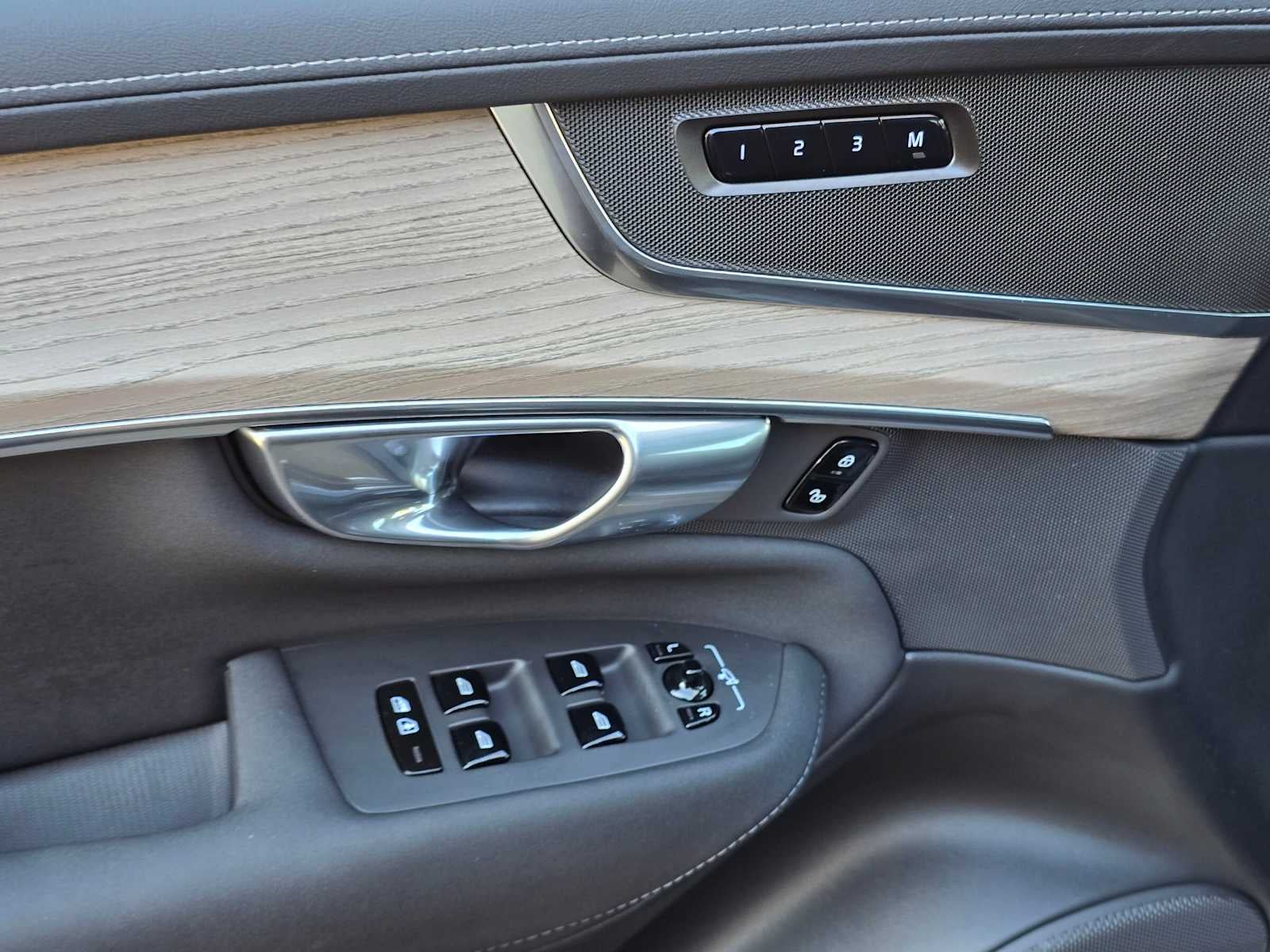 2026 Volvo XC90 Plus