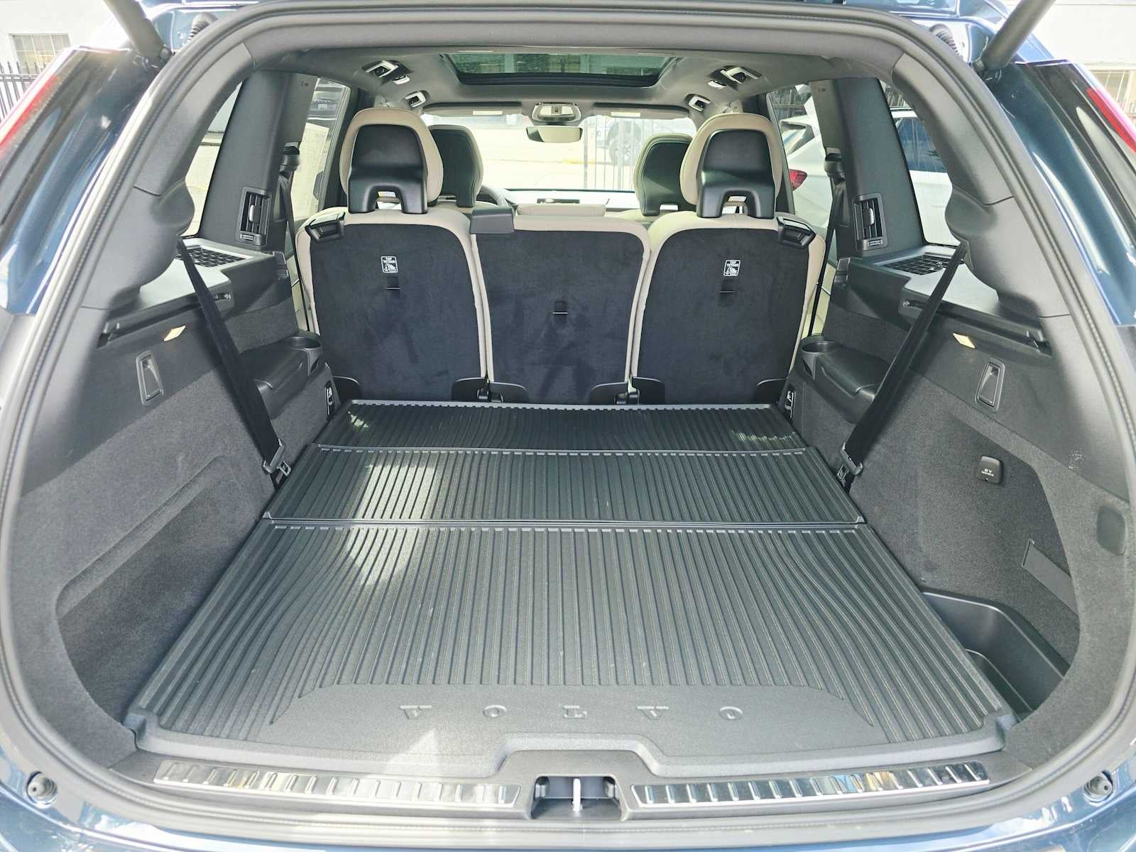 2026 Volvo XC90 Plus