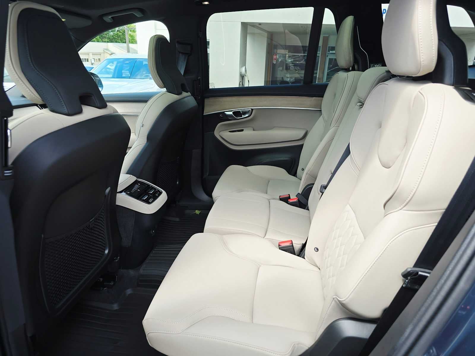 2026 Volvo XC90 Plus