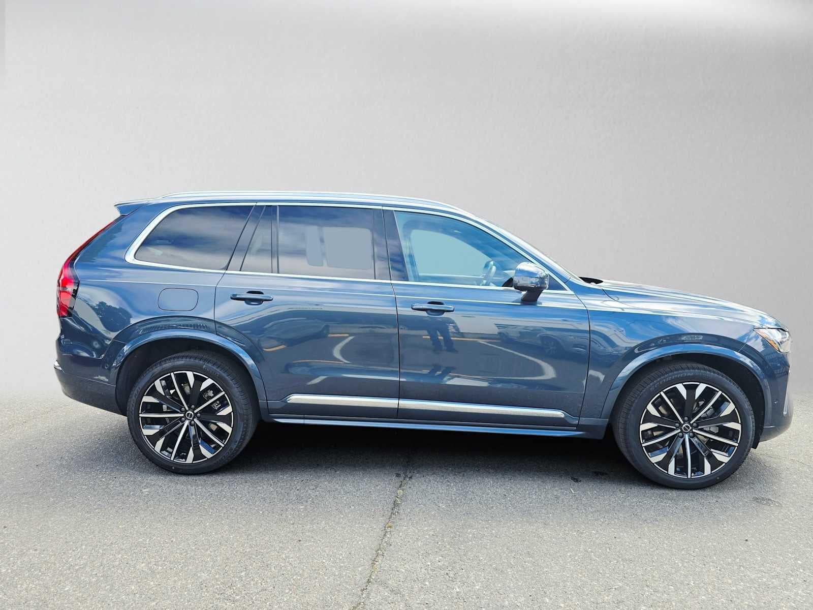 2026 Volvo XC90 Plus