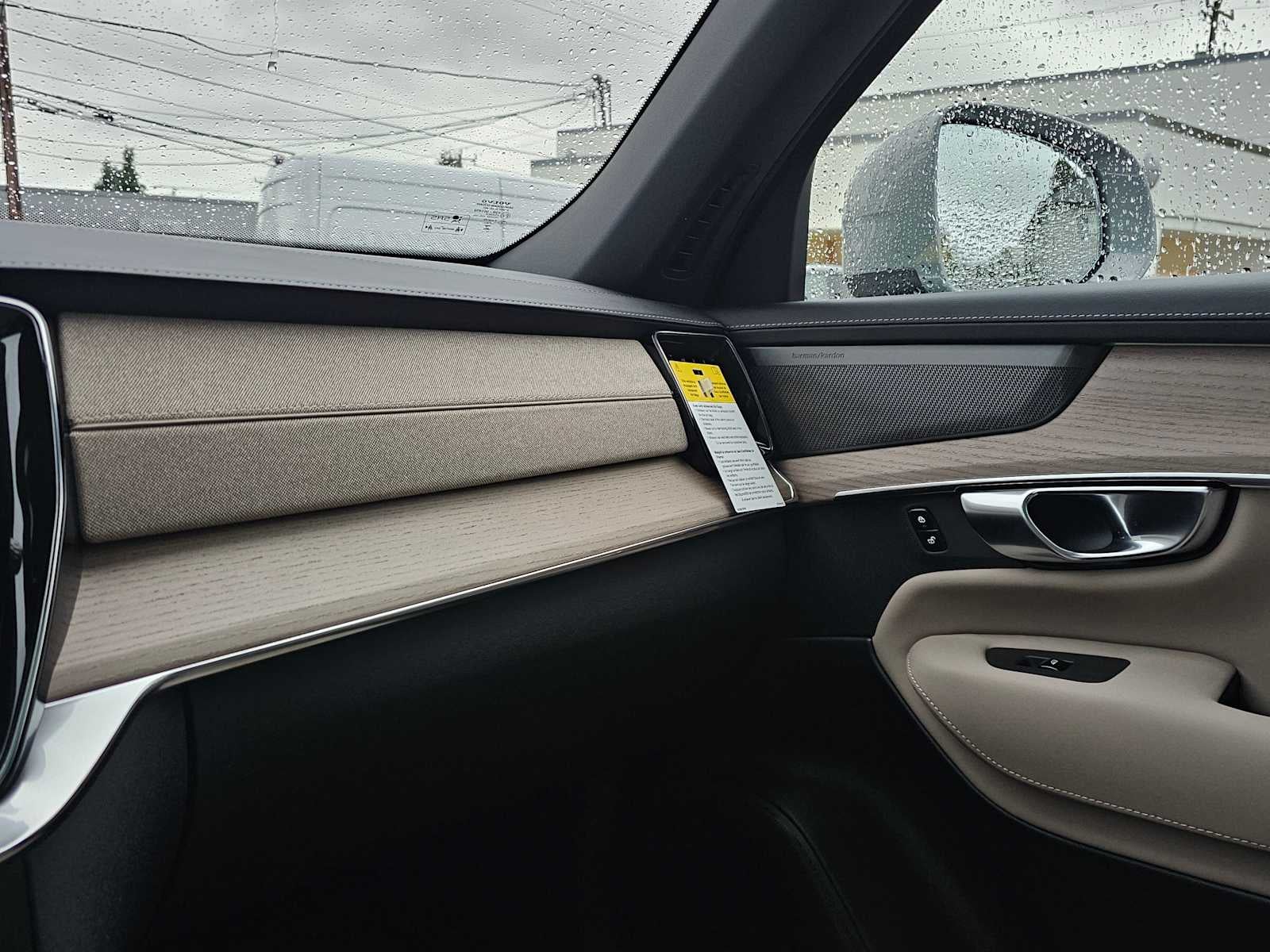 2026 Volvo XC90 Plus