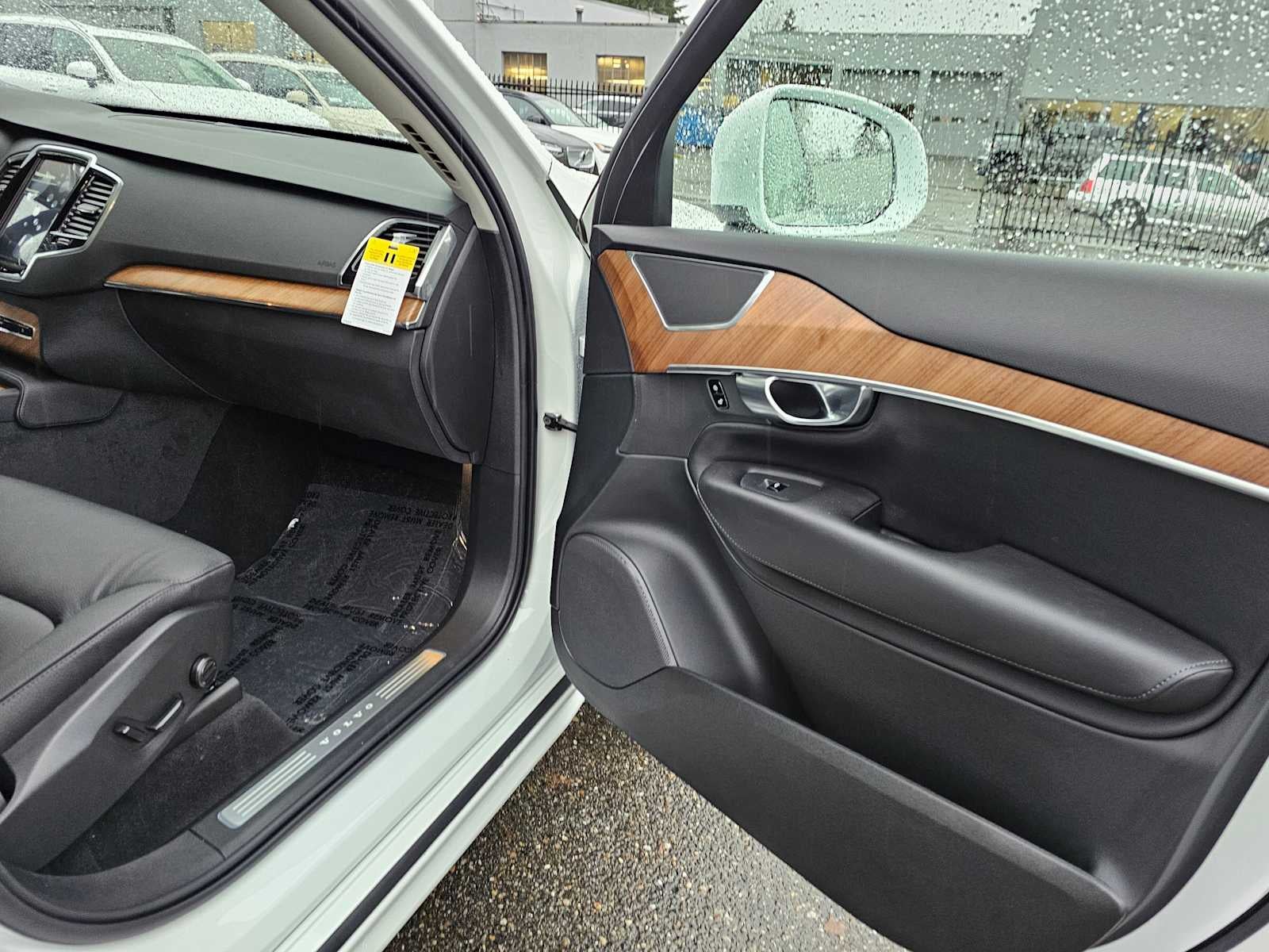 2025 Volvo XC90 Plus