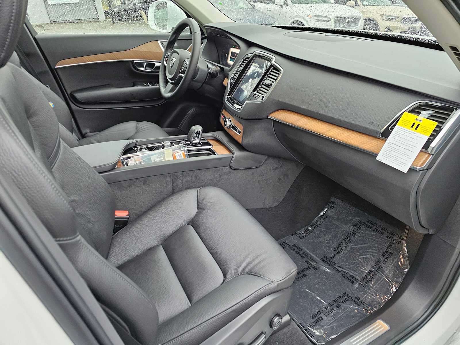 2025 Volvo XC90 Plus