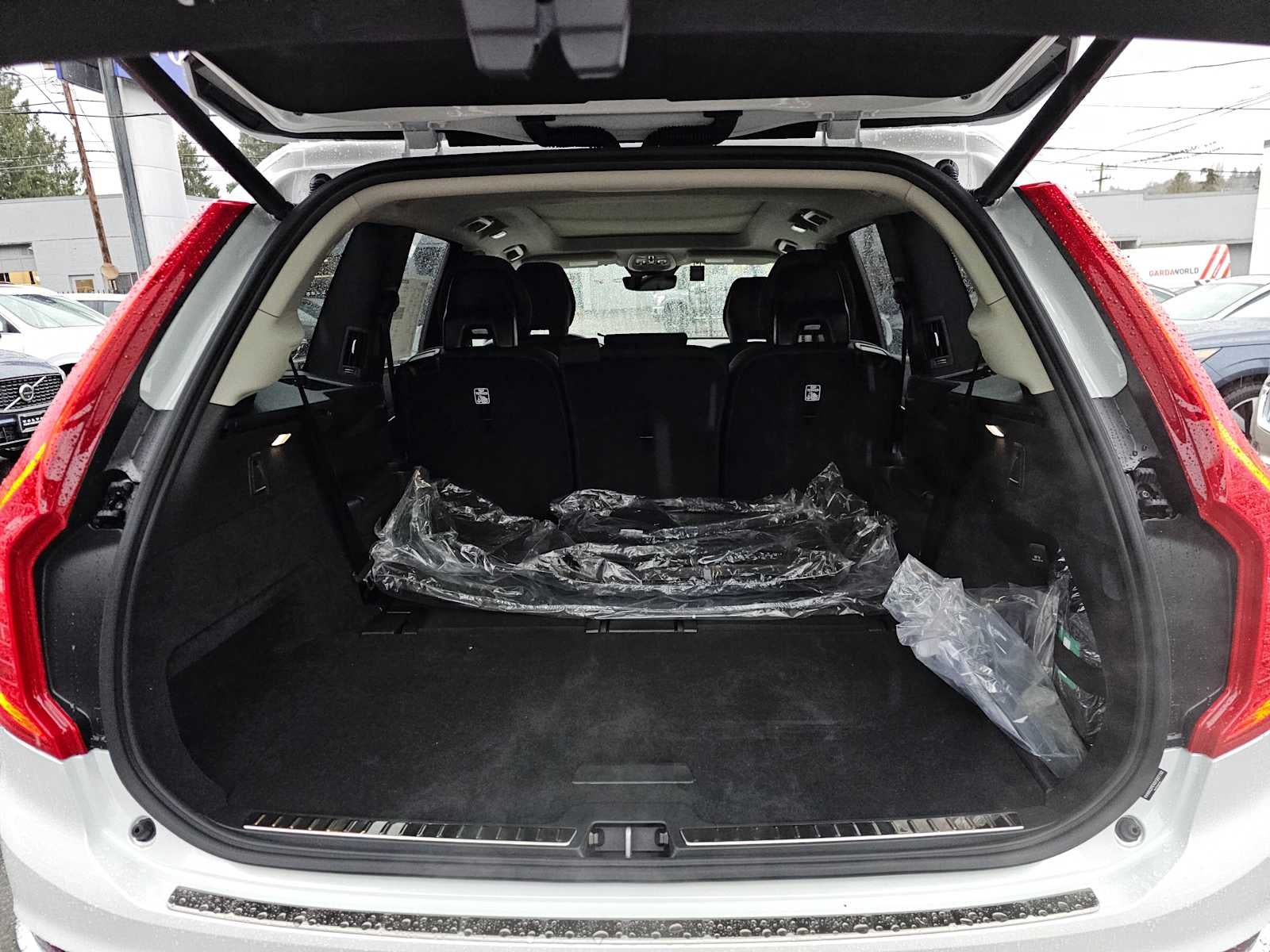 2025 Volvo XC90 Plus